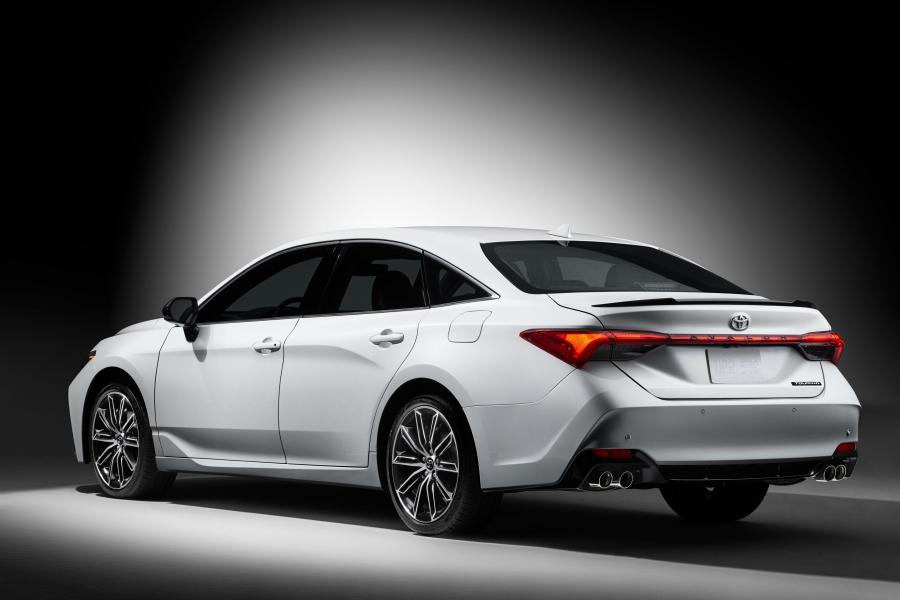  Toyota Avalon Touring 2018 года  (фото 12 из 41)